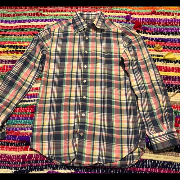 SOLD Men’s Vineyard Vines Slim Fit Tucker shirt - Picture 3 of 5